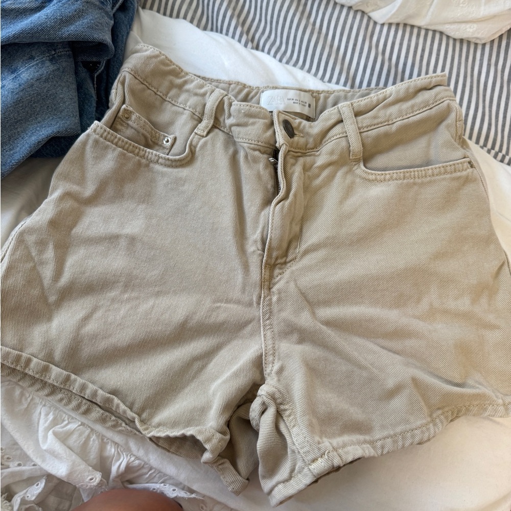 Zara High Waist Beige Shorts